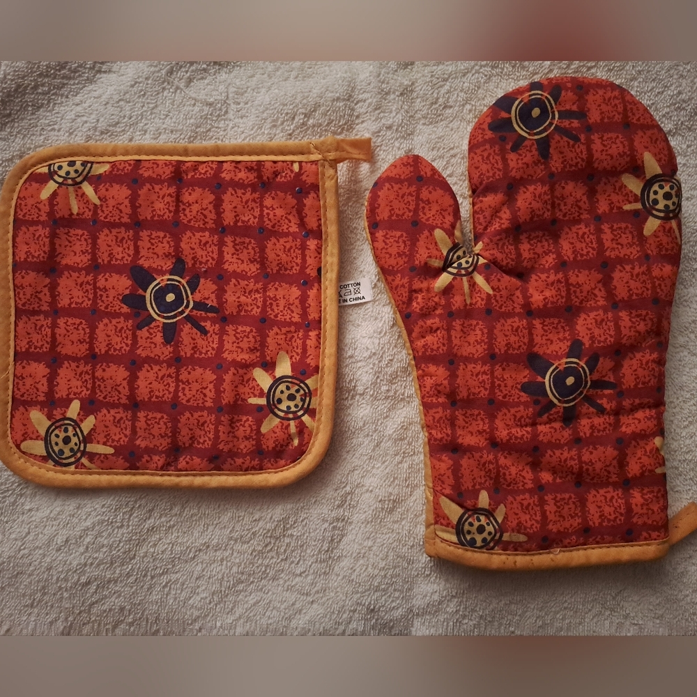 2 Pieces, Orange Yellow Red Oven Mitt and Pot Holder New Set, Cotton